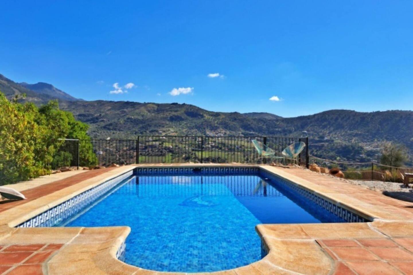 La Perla Andaluza Villa อัลเกาซิน ภายนอก รูปภาพ